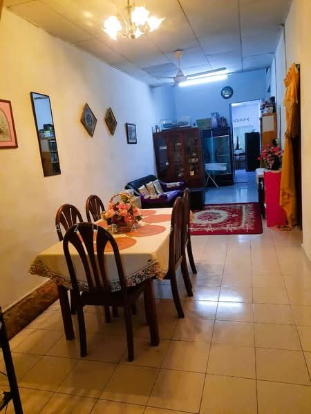 Rumah Teres 1 Tingkat untuk Dijual di Sungai Petani (Kedah) - Azura Ghani - Living Room - PropertyGuru.com.my