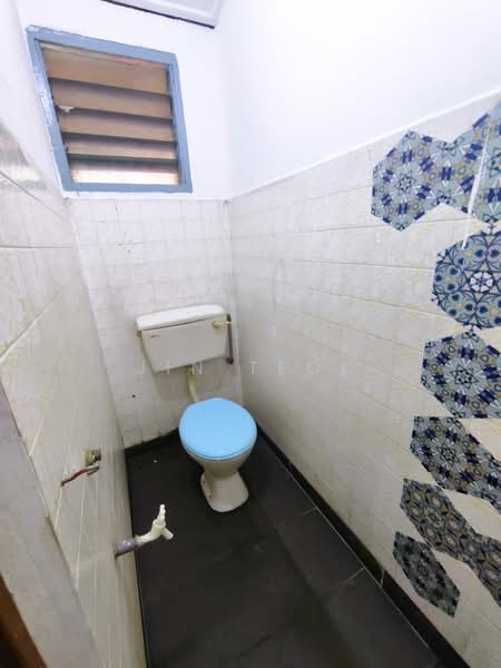 Rumah Teres 2 Tingkat untuk Dijual di Permas Jaya (Johor) - Jin Teok - Bathroom - PropertyGuru.com.my