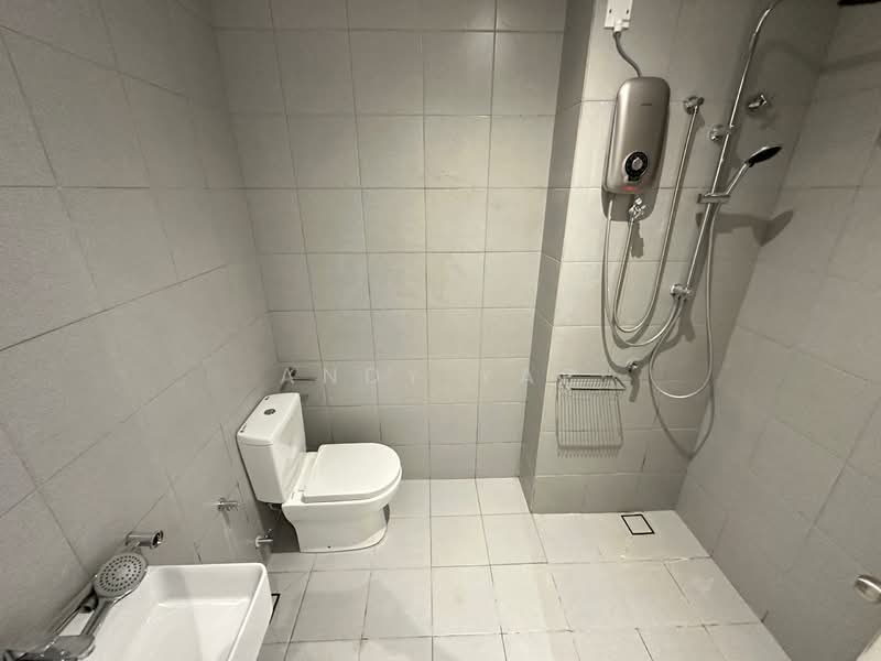 Rumah Teres 2 Tingkat untuk Dijual di Bandar Country Homes (Rawang) - Andy Yap - Bathroom - PropertyGuru.com.my