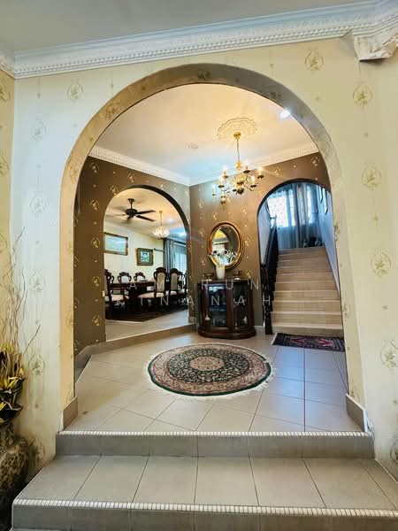 Rumah Banglo untuk Dijual di Seksyen 11 (Shah Alam) - Amirun Kinanah - Dining Room - PropertyGuru.com.my