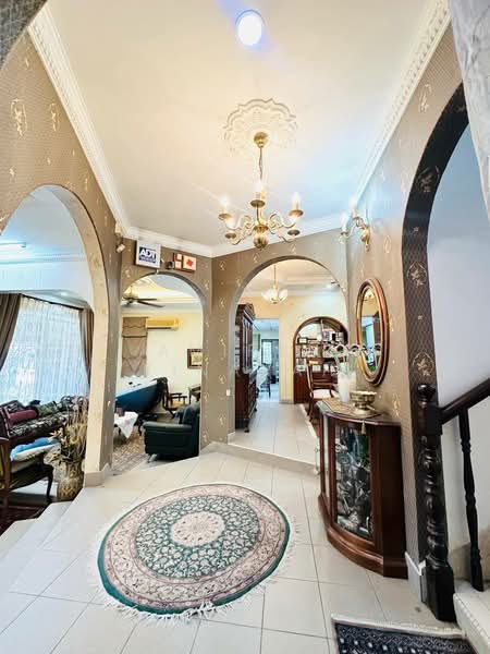 Rumah Banglo untuk Dijual di Seksyen 11 (Shah Alam) - Amirun Kinanah - Entrance - PropertyGuru.com.my