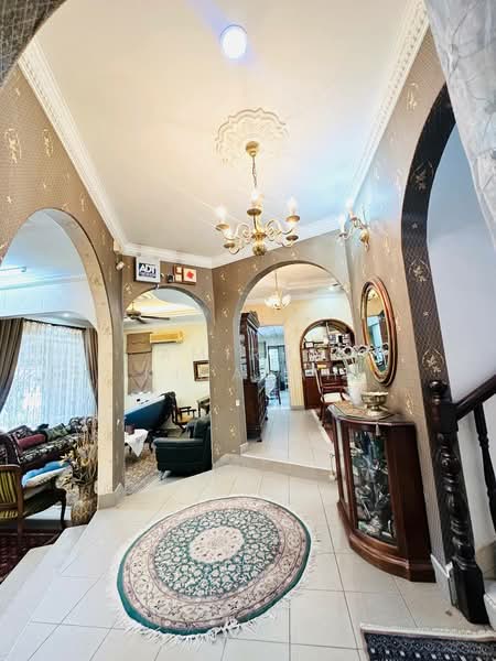 Rumah Banglo untuk Dijual di Seksyen 11 (Shah Alam) - Amirun Kinanah - Entrance - PropertyGuru.com.my