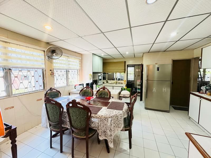 Rumah Banglo untuk Dijual di Seksyen 11 (Shah Alam) - Amirun Kinanah - Kitchen - PropertyGuru.com.my