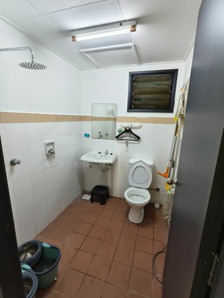 Pangsapuri untuk Disewa di Bukit Belimbing - Karen Tang - Bathroom - PropertyGuru.com.my
