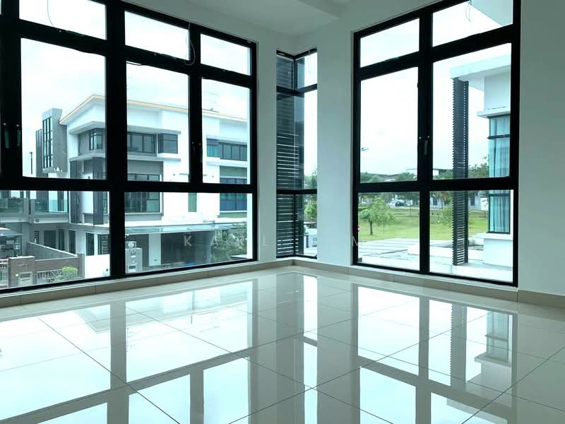 Cluster House for Sale in Taman Mutiara Mas (Skudai) - Karl Lim - Living Room - PropertyGuru.com.my