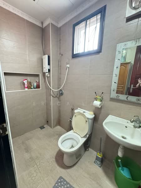 Semi-Detached House for Sale in Taman Naga Emas (Salak South) - Erica Law - Bathroom - PropertyGuru.com.my