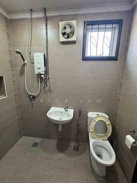Semi-Detached House for Sale in Taman Naga Emas (Salak South) - Erica Law - Bathroom - PropertyGuru.com.my