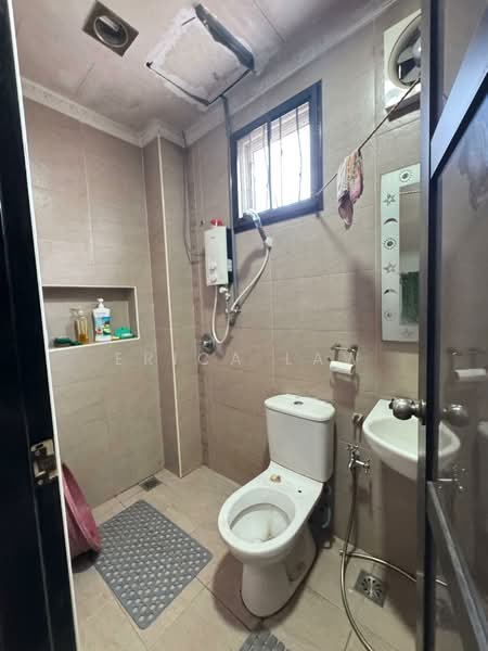 Semi-Detached House for Sale in Taman Naga Emas (Salak South) - Erica Law - Bathroom - PropertyGuru.com.my
