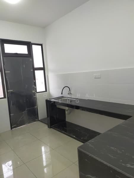 2-storey Terraced House for Rent in Bandar Tiram (Ulu Tiram) - Soh Chai Seng - Kitchen - PropertyGuru.com.my