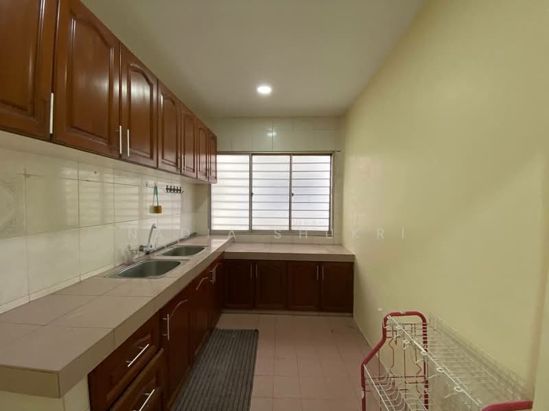 Rumah Teres 2 Tingkat untuk Disewa di Seksyen 13 (Shah Alam) - Nadia Shukri - Kitchen - PropertyGuru.com.my