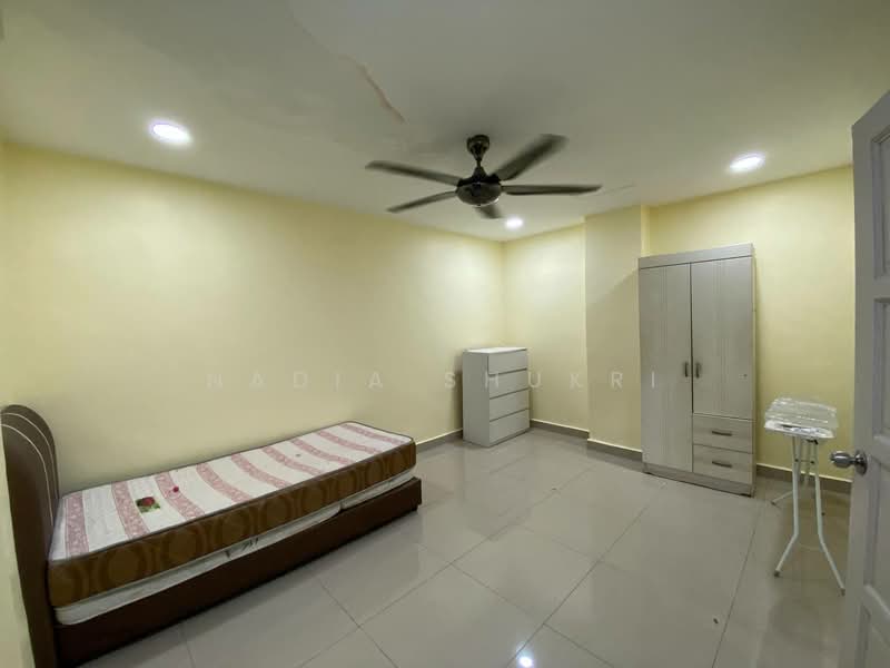 Rumah Teres 2 Tingkat untuk Disewa di Seksyen 13 (Shah Alam) - Nadia Shukri - Bedroom - PropertyGuru.com.my