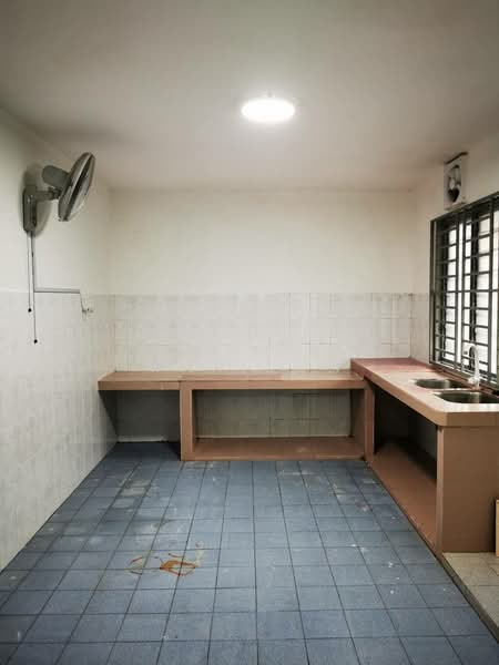 Rumah Teres 1 Tingkat untuk Disewa di Taman Sri Skudai (Skudai) - Max Loh - Kitchen - PropertyGuru.com.my