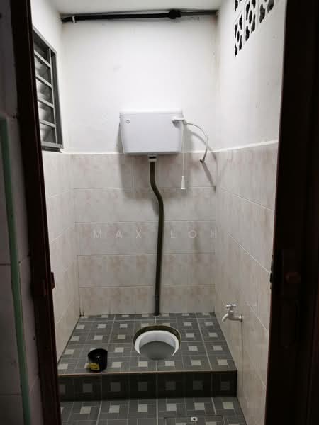 Rumah Teres 1 Tingkat untuk Disewa di Taman Sri Skudai (Skudai) - Max Loh - Bathroom - PropertyGuru.com.my