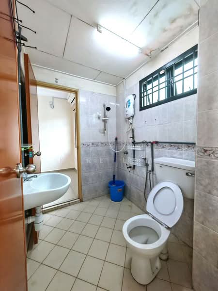 Rumah Teres 2 Tingkat untuk Dijual di Taman Mount Austin (Tebrau) - Karl Lim - Bathroom - PropertyGuru.com.my