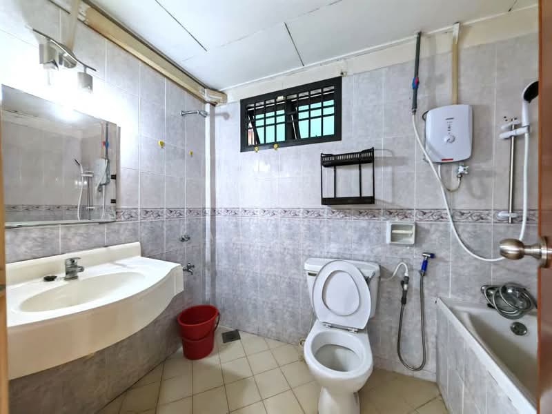 Rumah Teres 2 Tingkat untuk Dijual di Taman Mount Austin (Tebrau) - Karl Lim - Bathroom - PropertyGuru.com.my