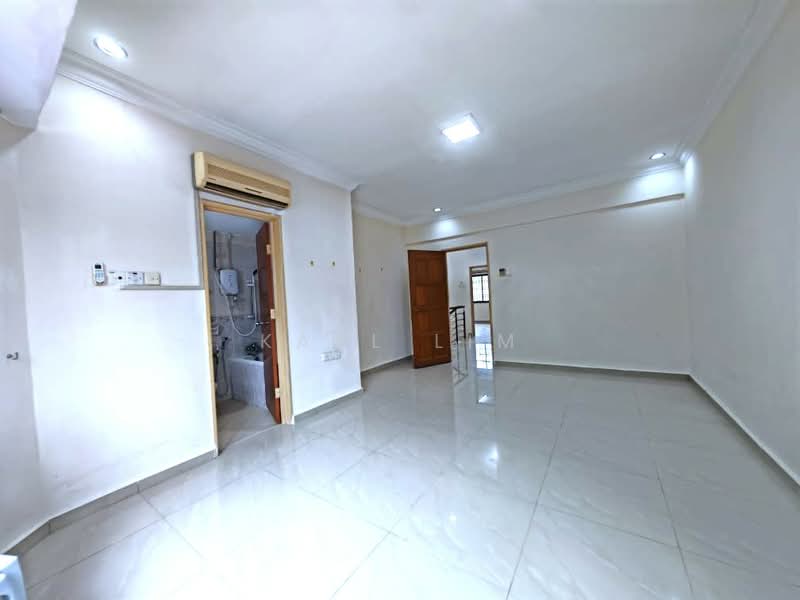 Rumah Teres 2 Tingkat untuk Dijual di Taman Mount Austin (Tebrau) - Karl Lim - Living Room - PropertyGuru.com.my