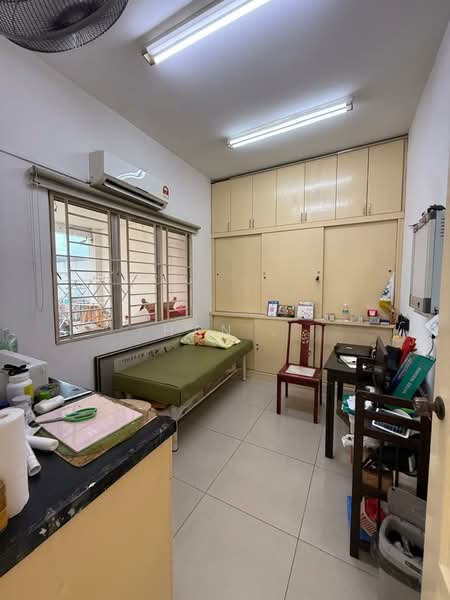 Rumah Teres 1 Tingkat untuk Dijual di Taman Overseas Union (Taman Oug) (Jalan Klang Lama (Old Klang Road)) - Han . - Bedroom - PropertyGuru.com.my