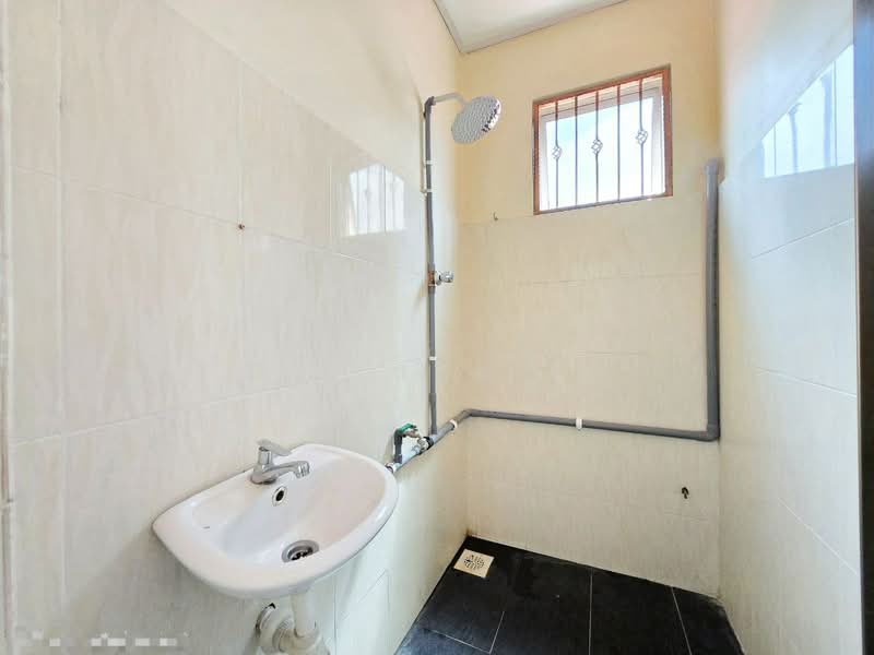 Rumah Berkembar untuk Dijual di Taman Suria Setapak (Setapak) - Zul Syafiq - Bathroom - PropertyGuru.com.my