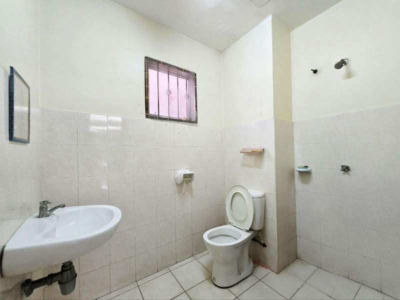Rumah Berkembar untuk Dijual di Taman Suria Setapak (Setapak) - Zul Syafiq - Bathroom - PropertyGuru.com.my
