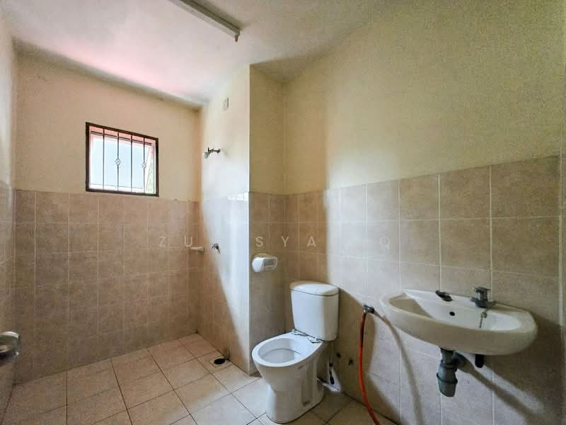 Rumah Berkembar untuk Dijual di Taman Suria Setapak (Setapak) - Zul Syafiq - Bathroom - PropertyGuru.com.my