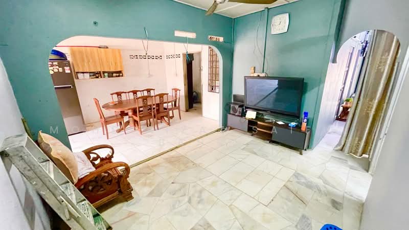 Rumah Teres 1 Tingkat untuk Dijual di Seksyen 24 (Shah Alam) - Mohd Aizat Saiful Bahri - Living Room - PropertyGuru.com.my