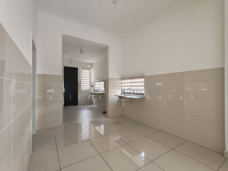Rumah Teres 2 Tingkat untuk Dijual di Elmina (Shah Alam) - Shaziery Iskandar - Kitchen - PropertyGuru.com.my