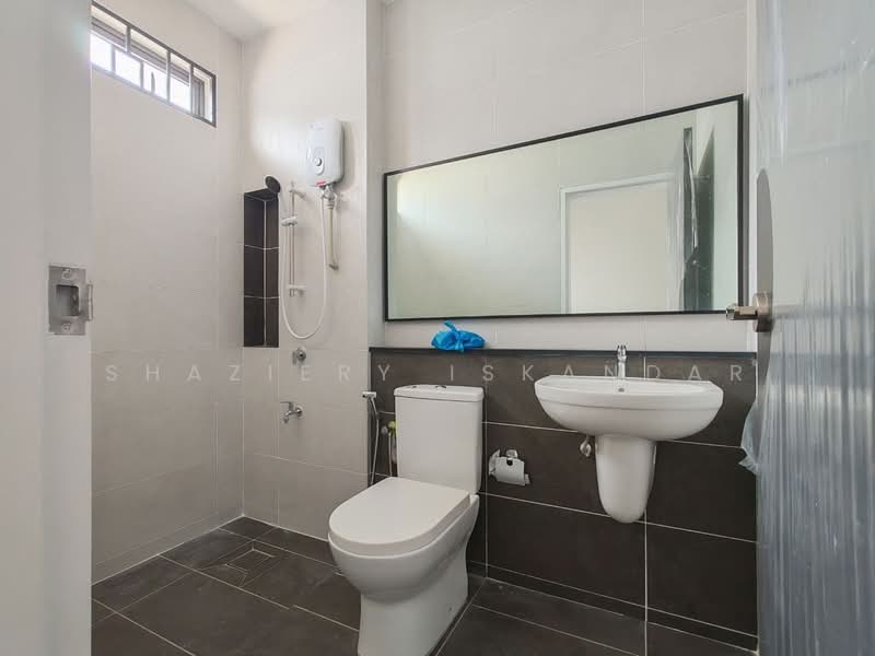Rumah Teres 2 Tingkat untuk Dijual di Elmina (Shah Alam) - Shaziery Iskandar - Bathroom - PropertyGuru.com.my