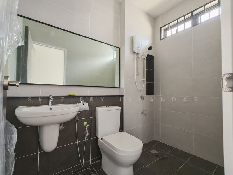 Rumah Teres 2 Tingkat untuk Dijual di Elmina (Shah Alam) - Shaziery Iskandar - Bathroom - PropertyGuru.com.my