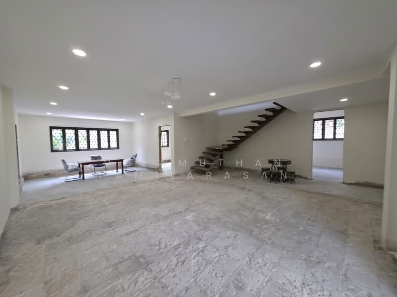 Rumah Banglo untuk Dijual di Seksyen 22 (Petaling Jaya) - Devamuthan Tamilarasan - Living Room - PropertyGuru.com.my