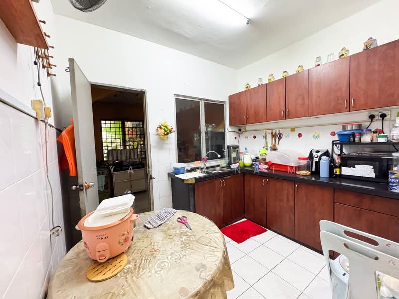 Cluster House for Sale in Taman Putra Perdana (Puchong) - Syahrim Naim - Kitchen - PropertyGuru.com.my