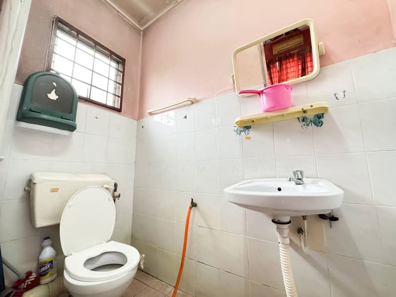 Cluster House for Sale in Taman Putra Perdana (Puchong) - Syahrim Naim - Bathroom - PropertyGuru.com.my