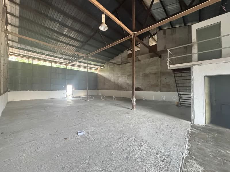 Warehouse for Rent in Segambut (Kuala Lumpur) - Ng Moon Tsing - Interior - PropertyGuru.com.my