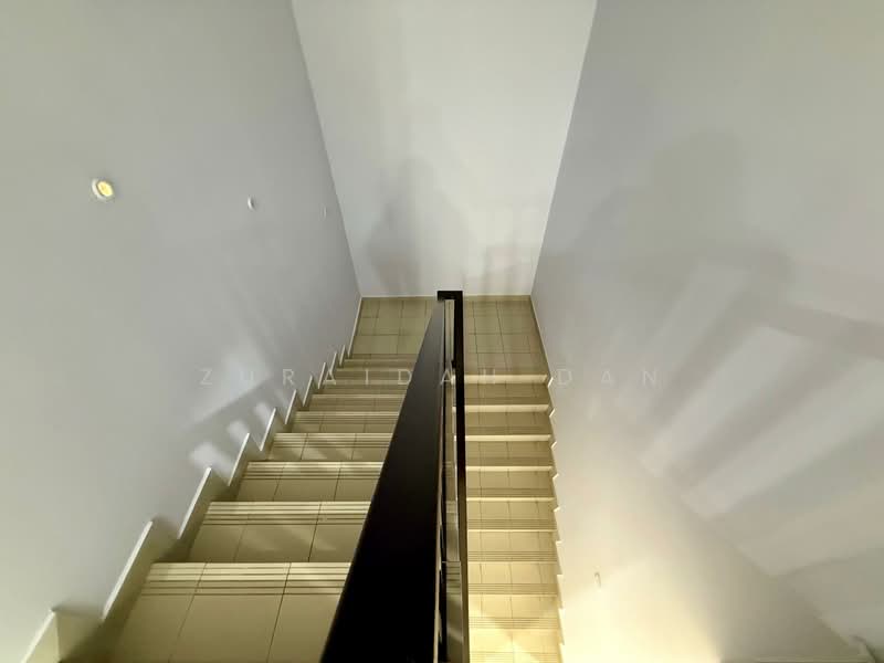 Rumah Berkembar untuk Dijual di Bandar Tun Hussein Onn (Cheras) - Zuraidah Dan - Stairs - PropertyGuru.com.my