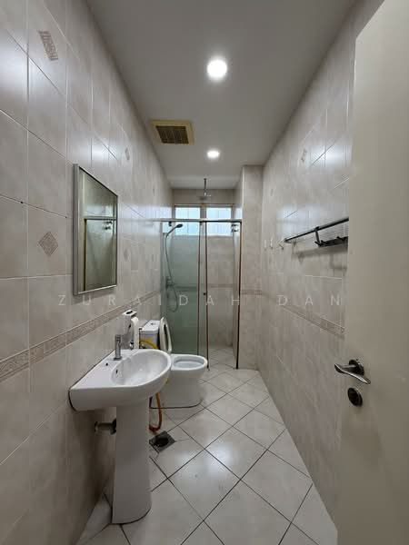 Rumah Berkembar untuk Dijual di Bandar Tun Hussein Onn (Cheras) - Zuraidah Dan - Bathroom - PropertyGuru.com.my
