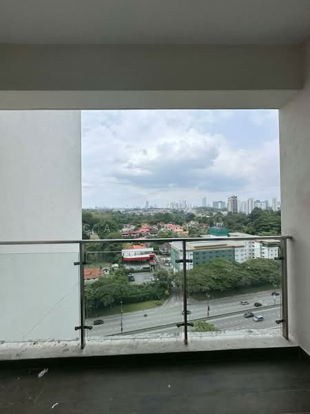 Condominium for Sale at Bay Point @ Country Garden Danga Bay - Carson . - Balcony - PropertyGuru.com.my