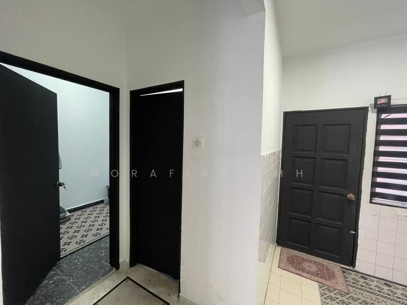 2-storey Terraced House for Sale in Bukit Sentosa (Rawang) - Norafian SMH - Entrance - PropertyGuru.com.my