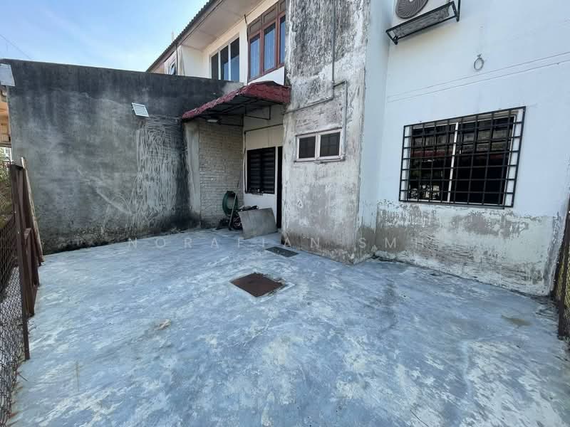 2-storey Terraced House for Sale in Bukit Sentosa (Rawang) - Norafian SMH - Exterior - PropertyGuru.com.my