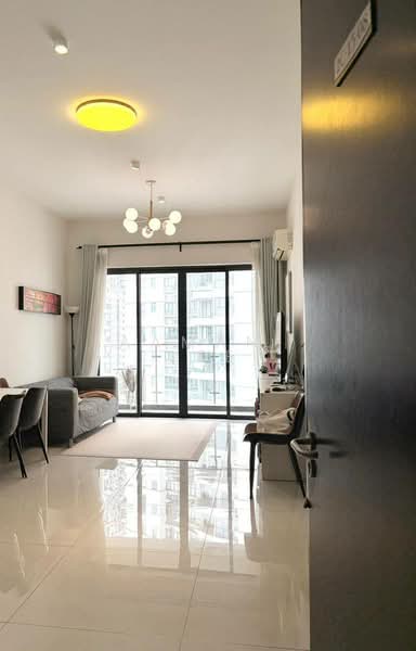 Kondominium untuk Dijual di Bay Point @ Country Garden Danga Bay - Aamani Lee - Living Room - PropertyGuru.com.my