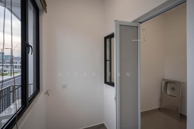 Rumah Bandar untuk Disewa di Eco Ardence (Setia Alam) - Vitas Tan - Balcony - PropertyGuru.com.my