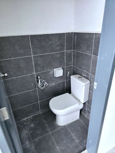 Terrace Factory for Rent in Bandar Indahpura (Kulai) - Leen Lai - Bathroom - PropertyGuru.com.my