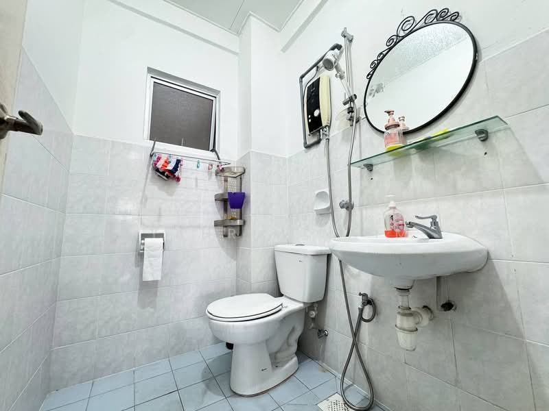 Townhouse for Sale in Batu 9 (Cheras) - Syahrim Naim - Bathroom - PropertyGuru.com.my