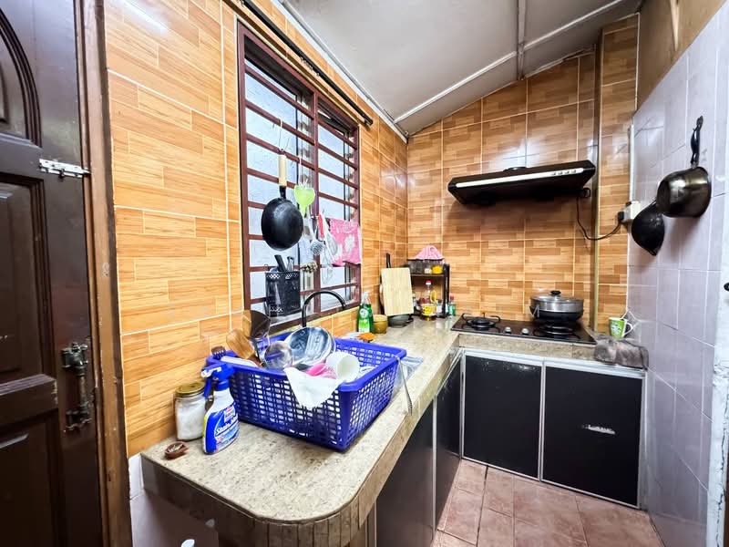 1-storey Terraced House for Sale in Taman Medan (Petaling Jaya) - Syahrim Naim - Kitchen - PropertyGuru.com.my