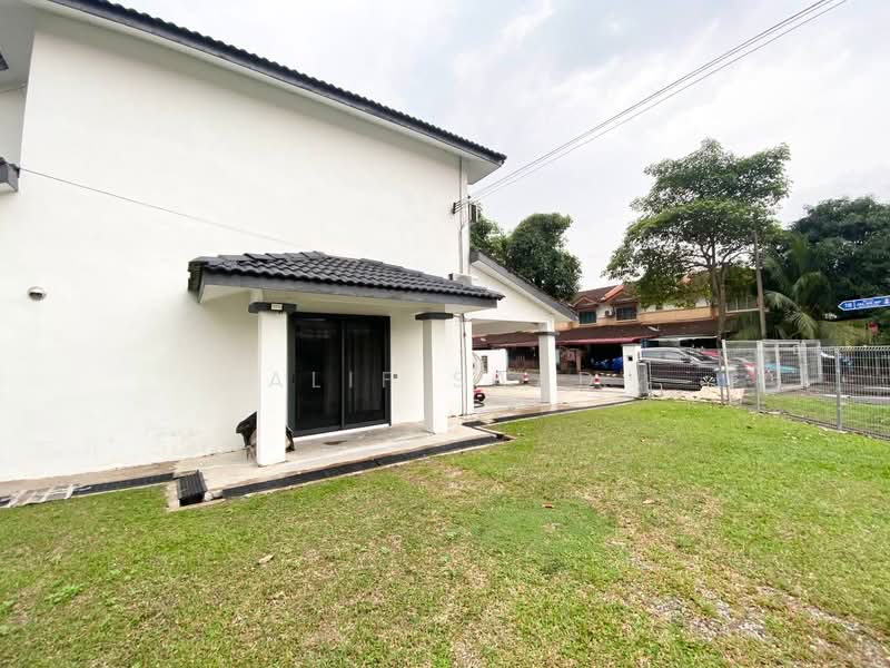 2-storey Terraced House for Sale in Bandar Saujana Putra (Tanjong Duabelas) - Alif Saad - Exterior - PropertyGuru.com.my