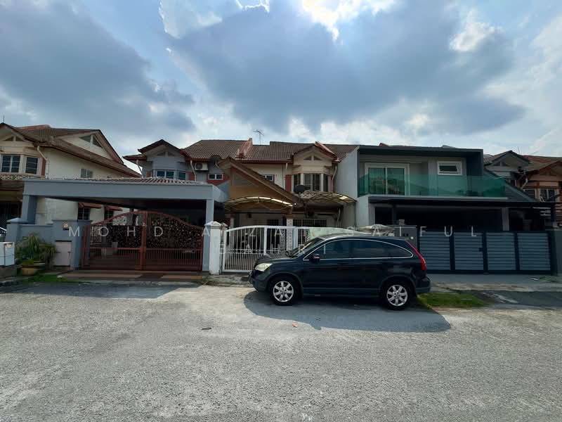 Rumah Teres 2 Tingkat untuk Dijual di Bandar Tun Hussein Onn (Cheras) - Mohd Aizat Saiful Bahri - Exterior - PropertyGuru.com.my