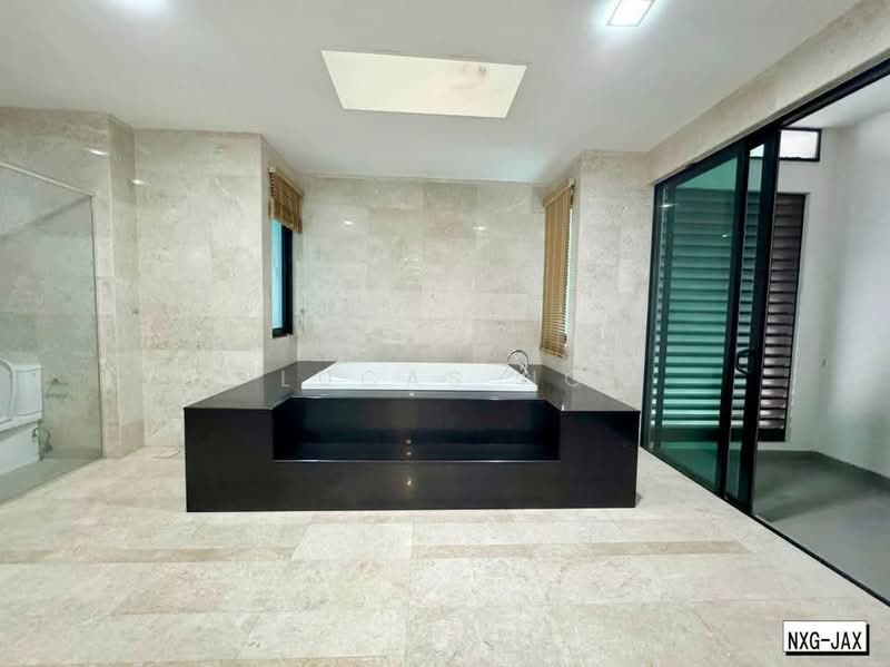 3-storey Terraced House for Sale in Duta Villa (Setia Alam) - Lucas Ng - Bathroom - PropertyGuru.com.my