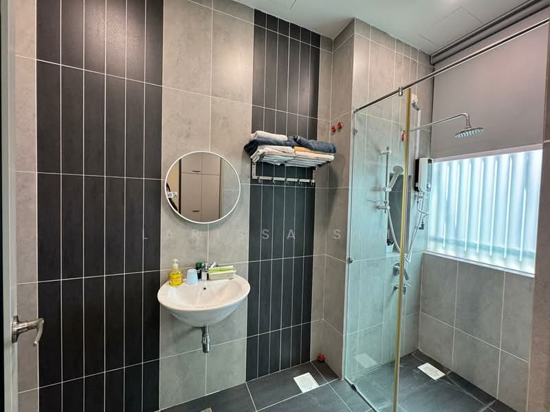 Semi-Detached House for Sale in Taman Sutera (Johor Bahru) - Larissa Sim - Bathroom - PropertyGuru.com.my