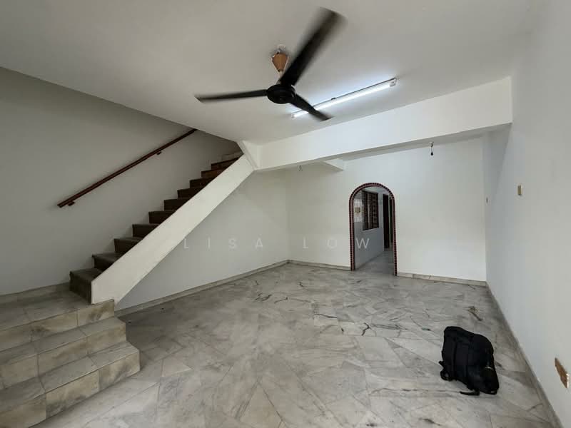 Rumah Teres 2 Tingkat untuk Dijual di Taman Puchong Perdana (Puchong) - Lisa Low - Living Room - PropertyGuru.com.my