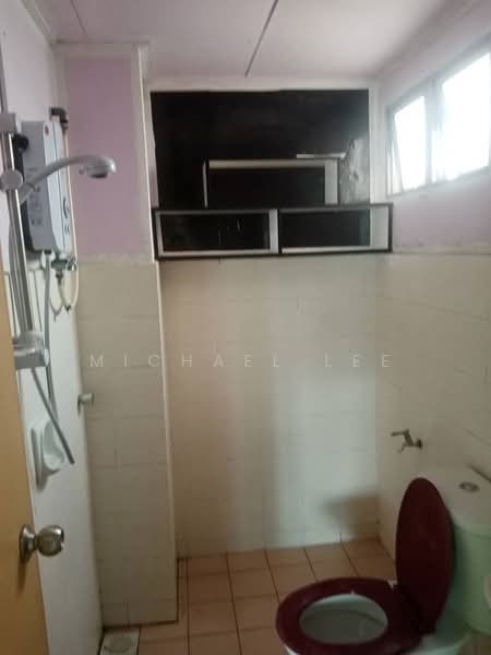 Pangsapuri untuk Dijual di Desa Saujana - Michael Lee - Bathroom - PropertyGuru.com.my