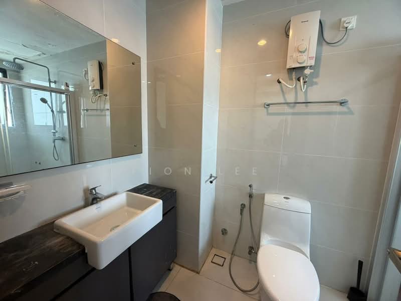 Condominium for Rent at Royal Strand @ Country Garden Danga Bay - Fion Lee - Bathroom - PropertyGuru.com.my