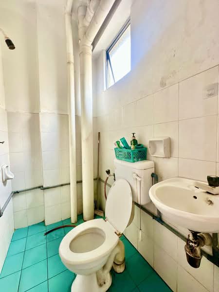 Pangsapuri untuk Dijual di Jelutong Apartment - Nabil Hamzah - Bathroom - PropertyGuru.com.my